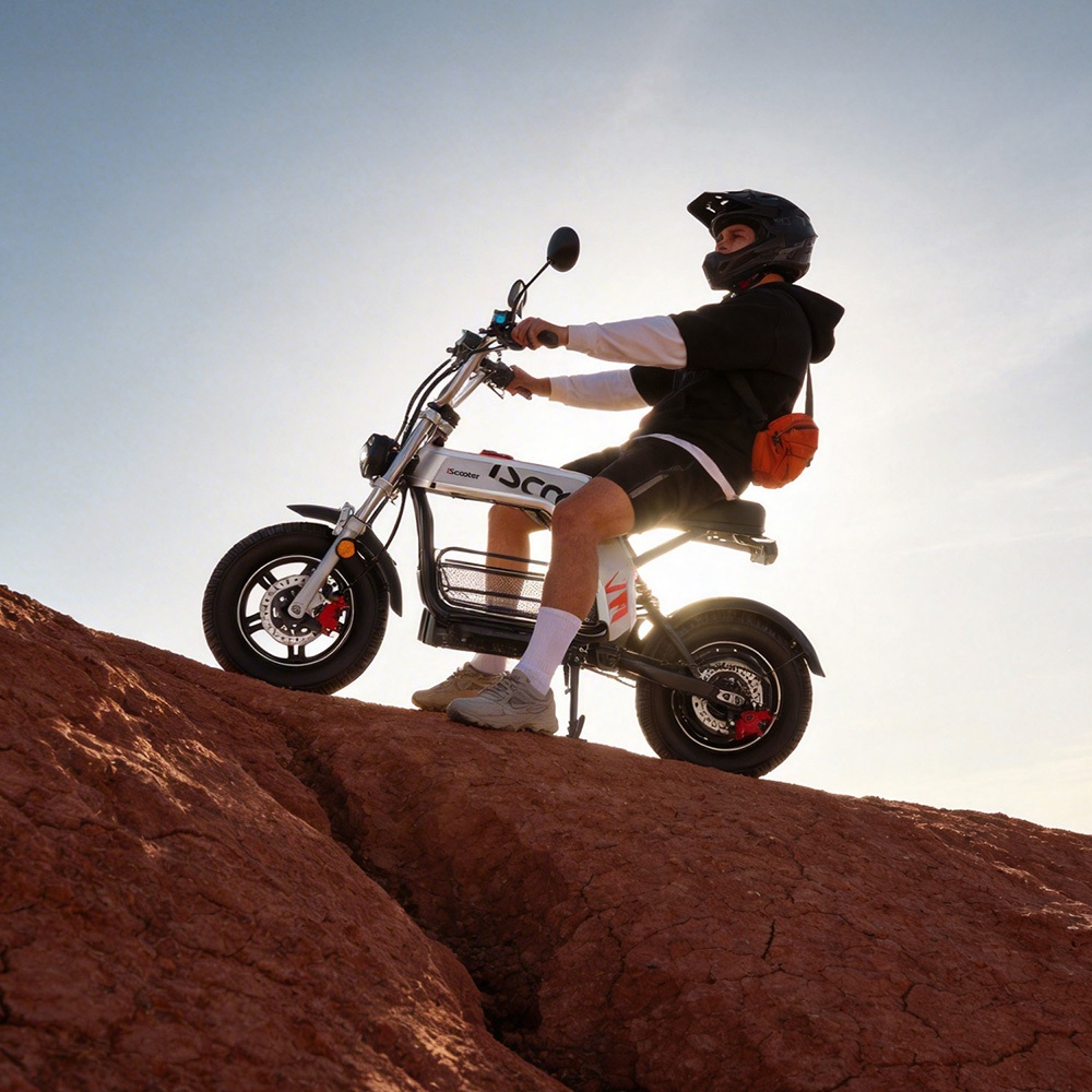 iScooter DX5Pro Elektroroller, 2000-W-B&uuml;rstenlosmotor, 60 km/h H&ouml;chstgeschwindigkeit, 52-V-20-Ah-Akku, bis zu 100 km Reichweite, 17-Zoll-Fat-Tubeless-Reifen, Diebstahlalarm, TCS-Antirutschsystem, hydraulische Scheibenbremsen vorne und hinten + E-Bremse, NFC-Entsperrung, 150 kg Zuladung