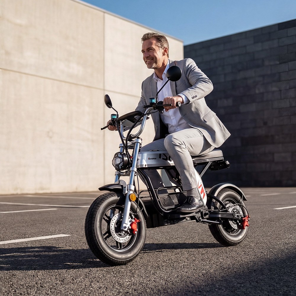 iScooter DX5Pro Elektroroller, 2000-W-B&uuml;rstenlosmotor, 60 km/h H&ouml;chstgeschwindigkeit, 52-V-20-Ah-Akku, bis zu 100 km Reichweite, 17-Zoll-Fat-Tubeless-Reifen, Diebstahlalarm, TCS-Antirutschsystem, hydraulische Scheibenbremsen vorne und hinten + E-Bremse, NFC-Entsperrung, 150 kg Zuladung