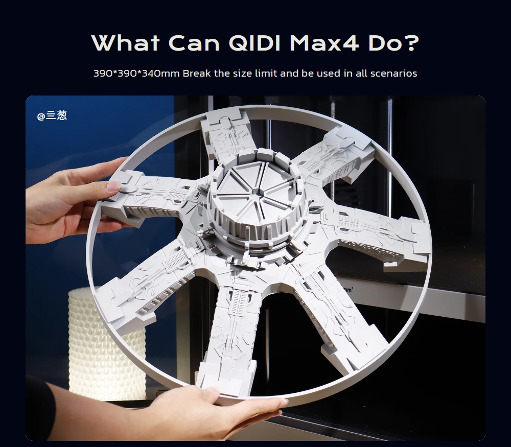 QIDI Max4 3D nyomtat&oacute;, CoreXY rendszer, 800 mm/s sebess&eacute;g, 370 ℃ magas hőm&eacute;rs&eacute;klet, 65 ℃ fűt&ouml;tt kamra, 390 &times; 390 &times; 340 mm &eacute;p&iacute;t&eacute;si t&eacute;rfogat, AI kamera, automatikus szintez&eacute;s, PLA/ABS/ASA/PA/PC/TPU/sz&eacute;nsz&aacute;las kompatibilis - EU csatlakoz&oacute;