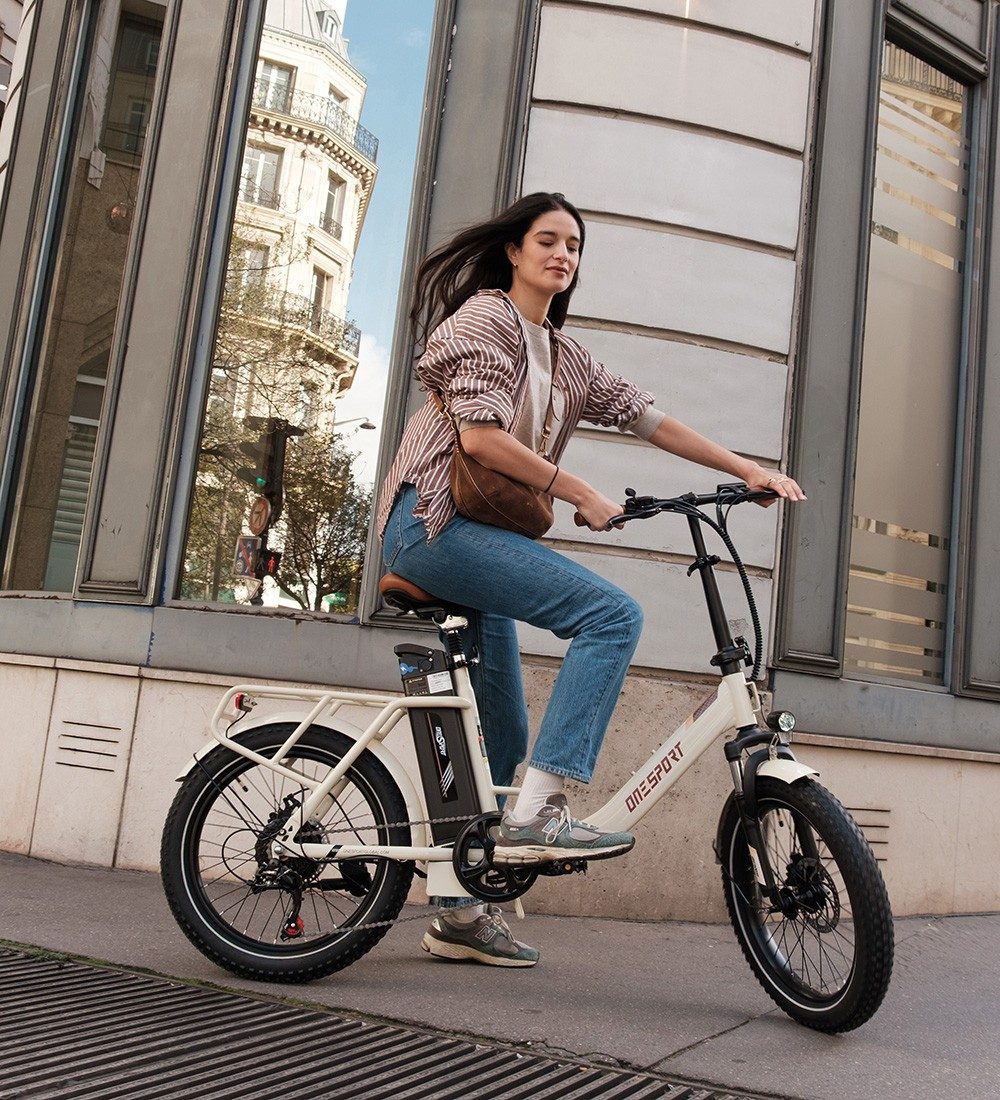 ONESPORT OT16 elektromos kerékpár 20*3.0 hüvelykes gumiabroncsok, 48V 17Ah akkumulátor 25km/h maximális sebesség 3 vezetési mód 7 sebességes váltó, tárcsafékek - fehér