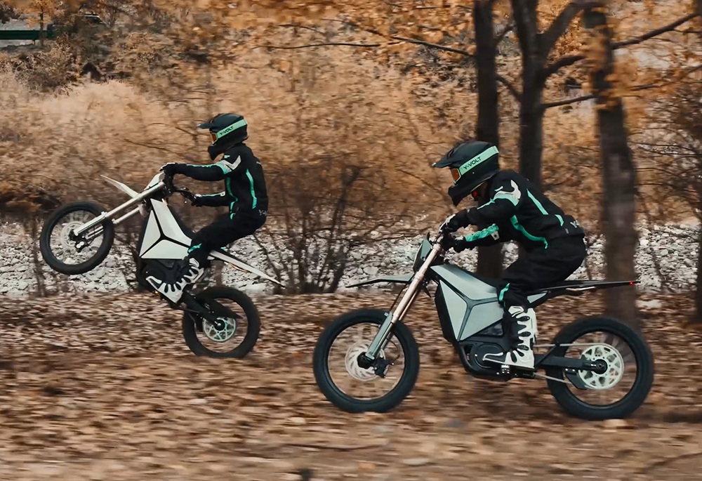Y-VOLT SURGE V Elektrisches Dirtbike, 35 kW Spitzenleistung, 97 V 45 Ah Samsung 50S Akku, 110 km/h H&ouml;chstgeschwindigkeit, bis zu 120 km Reichweite, 300 mm Bodenfreiheit, 19