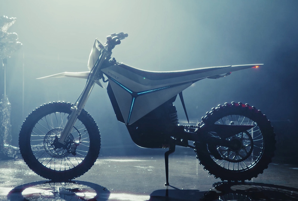 Y-VOLT SURGE V Elektrisches Dirtbike, 35 kW Spitzenleistung, 97 V 45 Ah Samsung 50S Akku, 110 km/h H&ouml;chstgeschwindigkeit, bis zu 120 km Reichweite, 300 mm Bodenfreiheit, 19