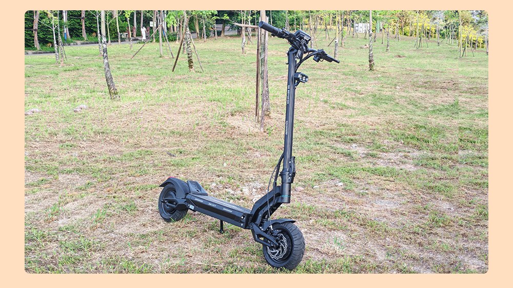 Trottinette &eacute;lectrique pliable BOYUEDA G6, double moteur de 1600 W, puissance de cr&ecirc;te de 3600 W, vitesse maximale de 70 km/h, batterie 52 V 28 Ah, autonomie de 120 km, pneus tout-terrain de 10 pouces, suspension de type C, freins &agrave; disque hydrauliques