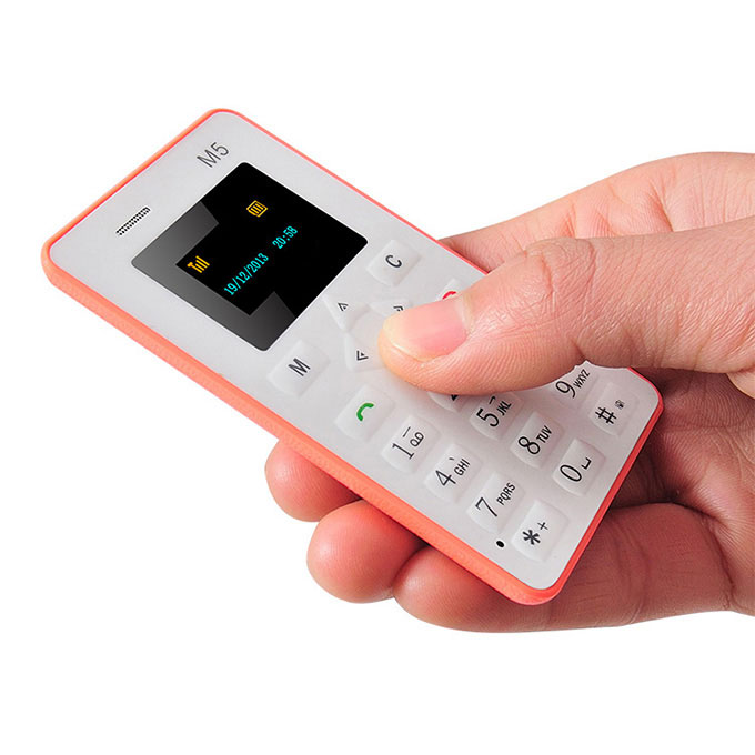 AEKU M5 4.5mm Mince 1.0 pouces Mini Pocket Téléphones portables Bluetooth
