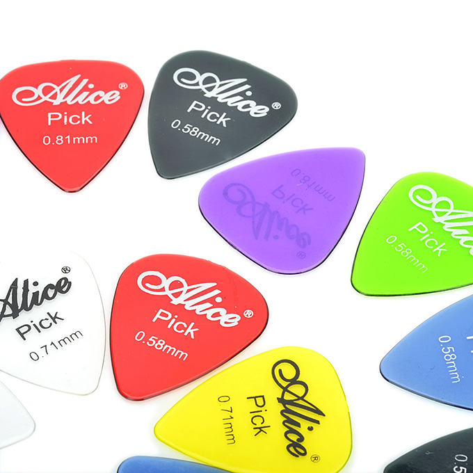 Plastic Guitar Picks 9008