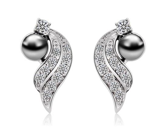 

Rigant Pearl Stud Earrings with Crystal Decorated Angel Wings