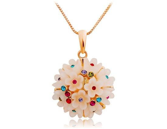 

Rigant Flower Pendant Necklace with Crystal M