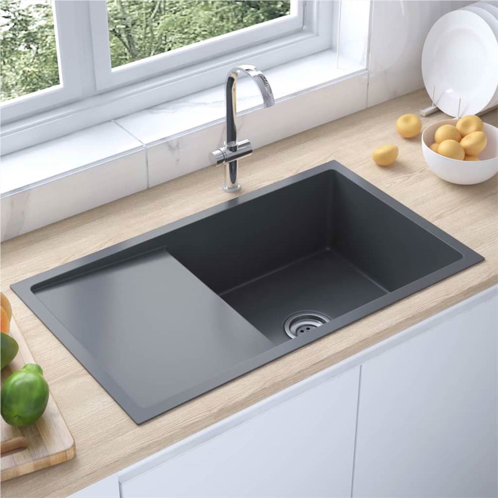 

Handmade Kitchen Sink with Strainer Black Stainless Steel