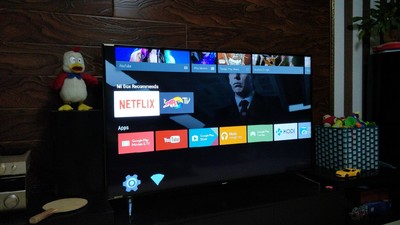 XIAOMI 4K Mi Box Android TV 8.0 Oreo Set-top Box Netflix 4K Streaming H.265 VP9 HDR Video Dolby DTS Certified International Version