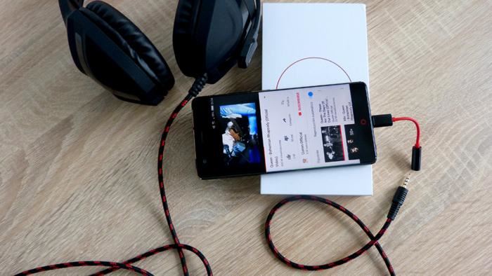 ZTE Nubia Z17 Lite 5.5 Inch Smartphone 6GB 64GB 13.0MP Dual Rear Camera Snapdragon 653 Android 7.1 NFC QC3.0 Metal Body Dash Charger Included Global Version - Black Gold