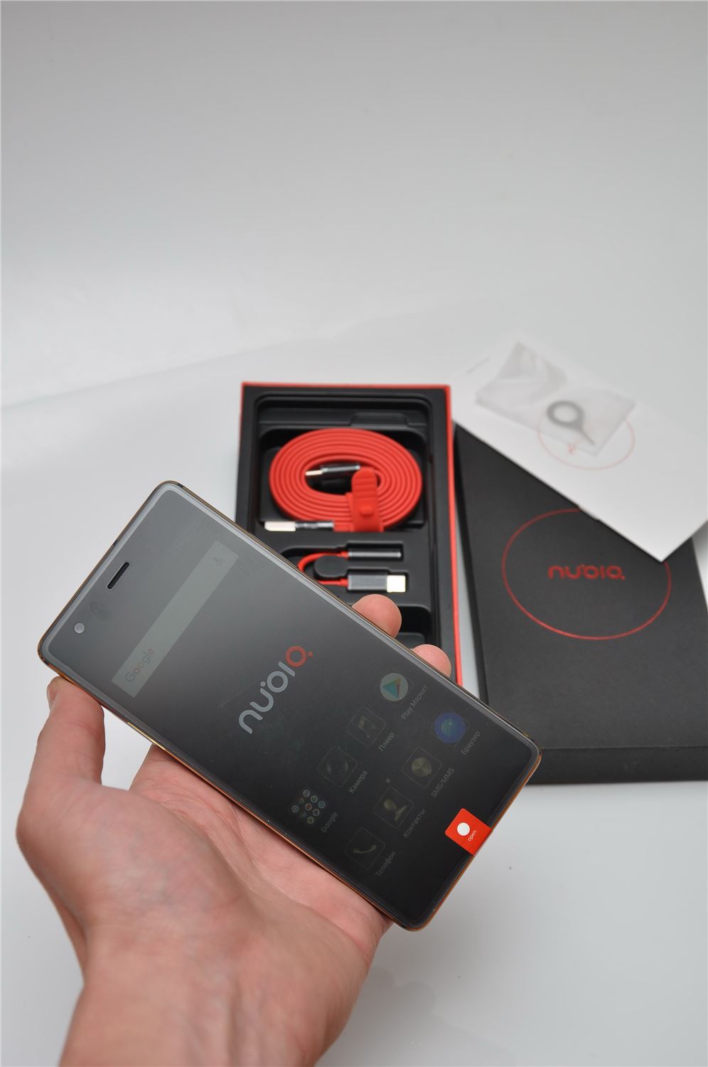 ZTE Nubia Z17 Lite 5.5 Inch Smartphone 6GB 64GB 13.0MP Dual Rear Camera Snapdragon 653 Android 7.1 NFC QC3.0 Metal Body Dash Charger Included Global Version - Black Gold