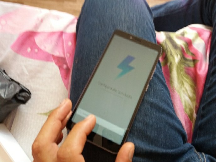 ZTE Nubia Z17 Lite 5.5 Inch Smartphone 6GB 64GB 13.0MP Dual Rear Camera Snapdragon 653 Android 7.1 NFC QC3.0 Metal Body Dash Charger Included Global Version - Black Gold