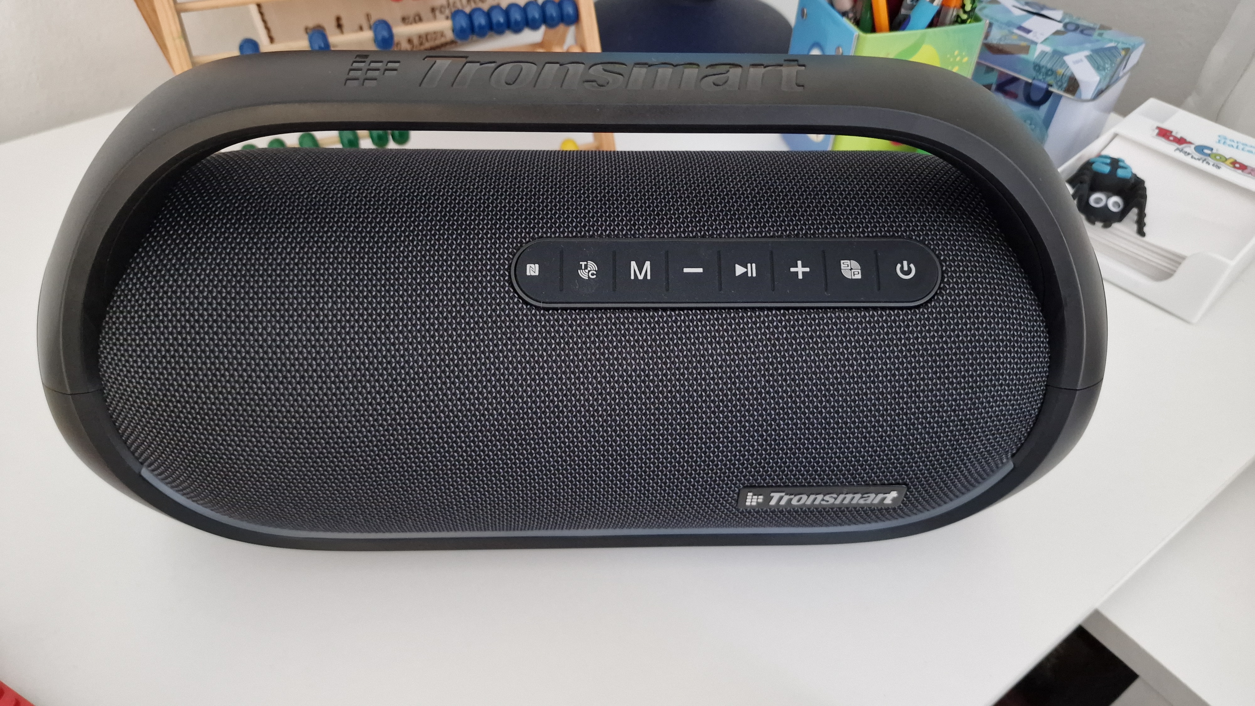 Tronsmart lanza el altavoz de fiesta portátil Bang Mini con bajos  retumbantes