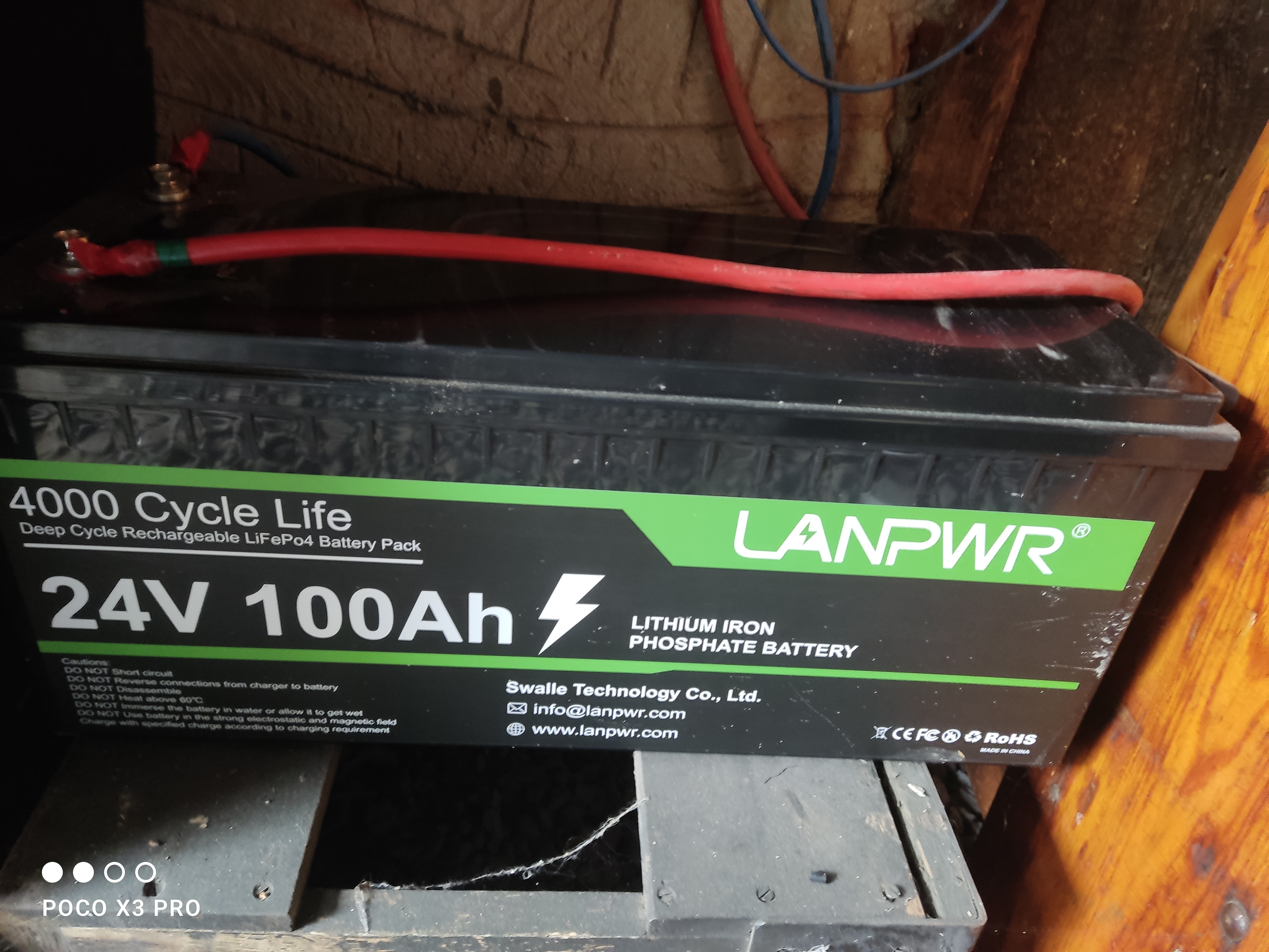 Batterie au lithium LANPWR 24V 100Ah LiFePO4