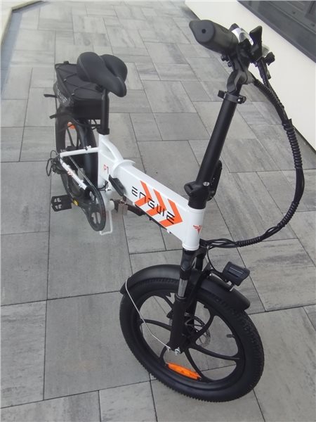 ENGWE P20 20 inch Folding Electric Bike, 250W Silent Motor Torque Sensor, Carbon Belt 36V 9.6Ah Battery 100km range,25km/h Max Speed, Dual Disc Brake, 18.5kg Light Weight Turn Signal - Green