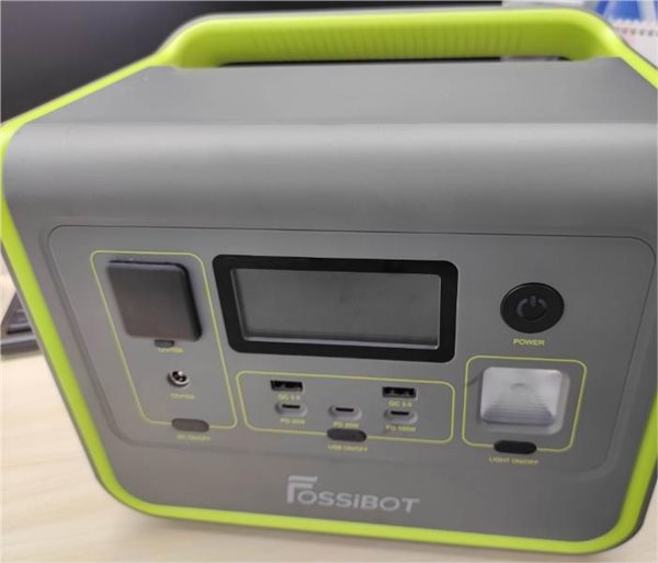 FOSSiBOT F800 Portable Power Station, 512Wh LiFePO4 Solar Generator, 3500 Times Cycle, 800W AC Output, 200W Max Solar Input, 8 Outlets, DC6530, 2xUSB-A, 3xType-C, AC Output, LCD Display, Fully Recharged in 1.2 Hours, LED Light - Green
