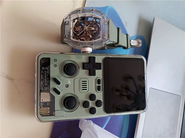 Powkiddy RGB20 Pro Handheld Game Console, Open Source Linux, 3.2-inch 1024*768 IPS Screen, 16GB + 128GB TF Card, Built-in Cavity Speaker, 6 Hours Autonomy, 64-bit 3D Simulators, HD Output - Blue